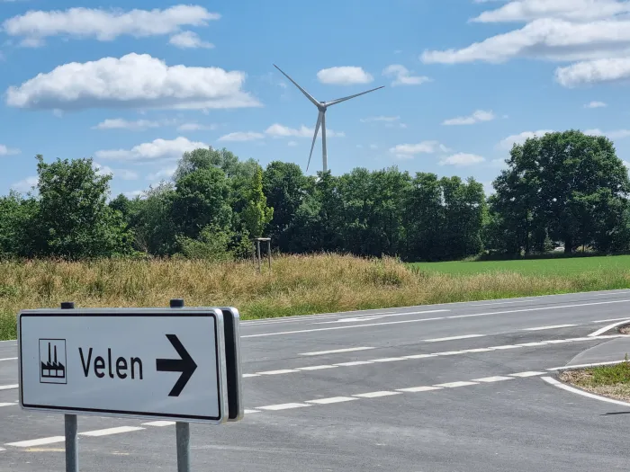 Ein Bild von einem Windrad